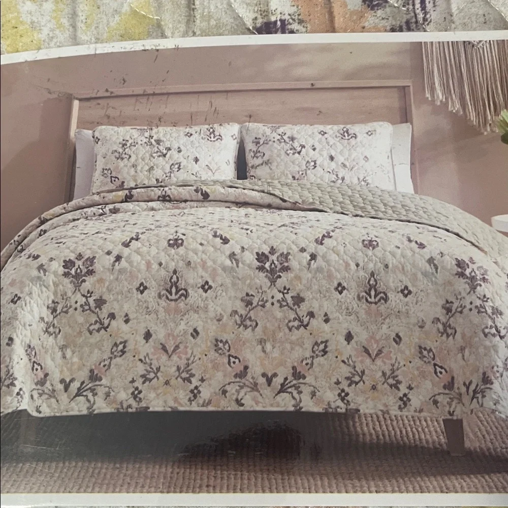 Gloria Vanderbilt Quilt Set - Purple and Yellow NO OFFER Please